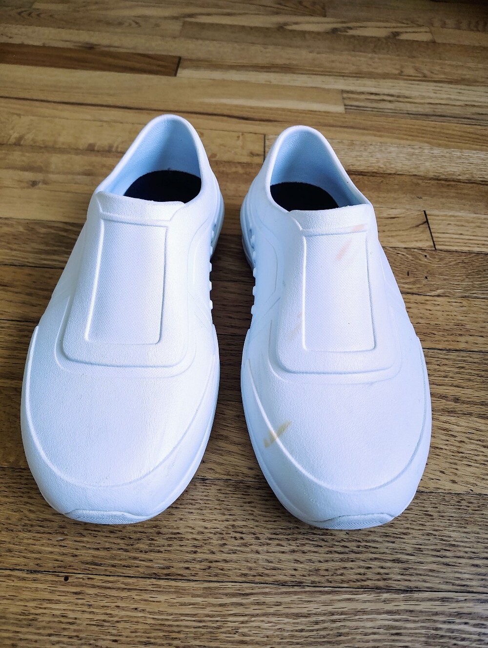 Gales Pro Line "The Standing Shoe" (White, Size W8 / M6) Slip-Resistant Clogs